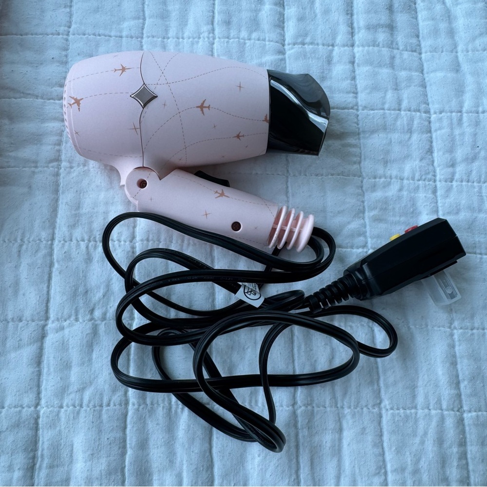🚚 MOVING SALE! 🩷 NWT Adventure Awaits Travel Blow Dryer & Hair Straightener
